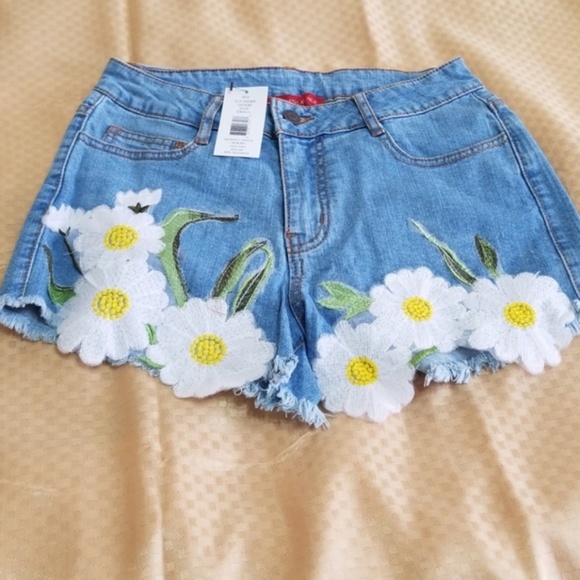 Saks Fifth Avenue Pants - Saks Fifth Avenue Shorts sz. S NWT
